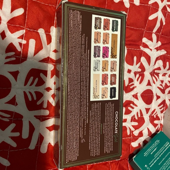 Too faced chocolate gold palette!! - Picture 2 of 4